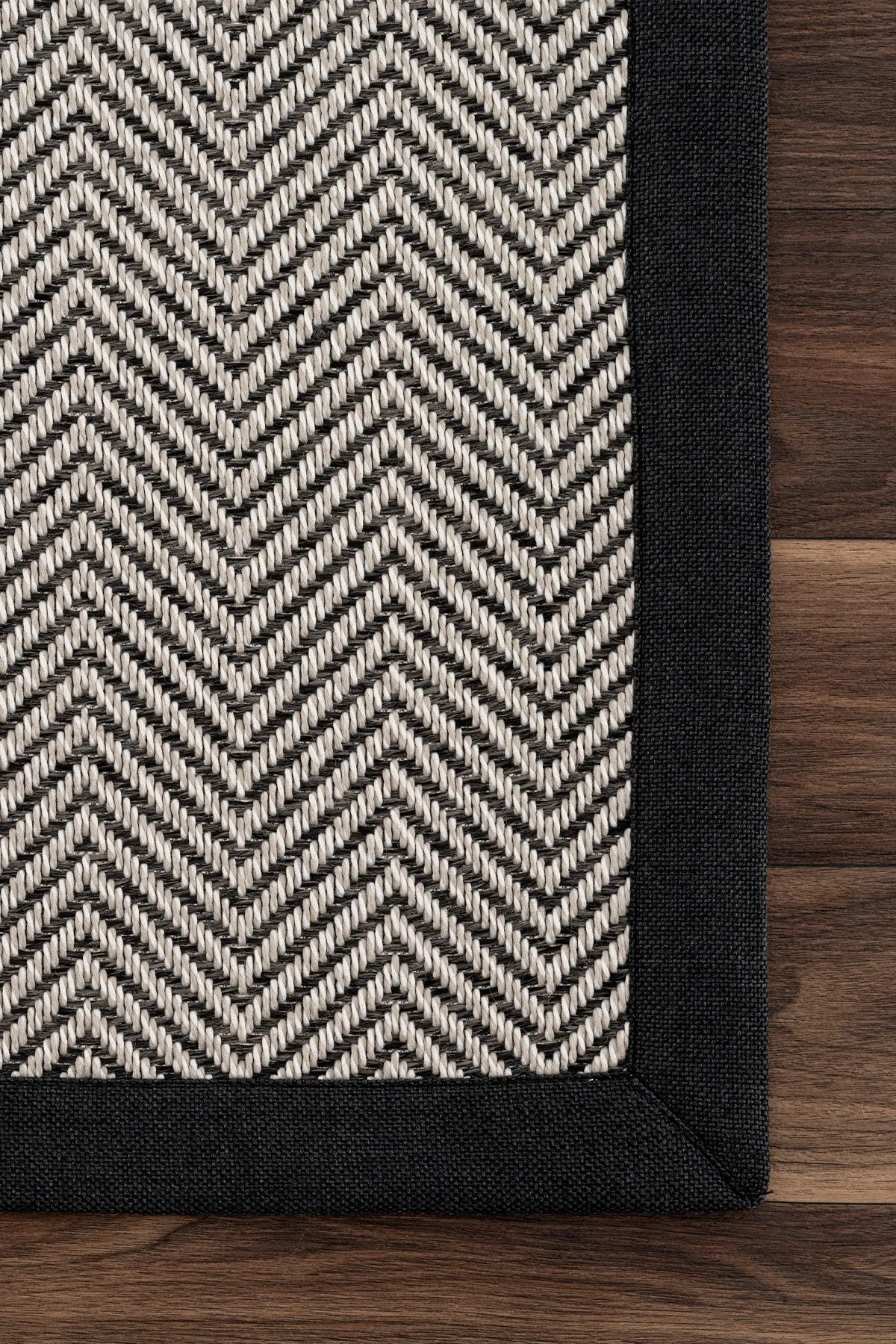 Minimalistischer Design-Teppich