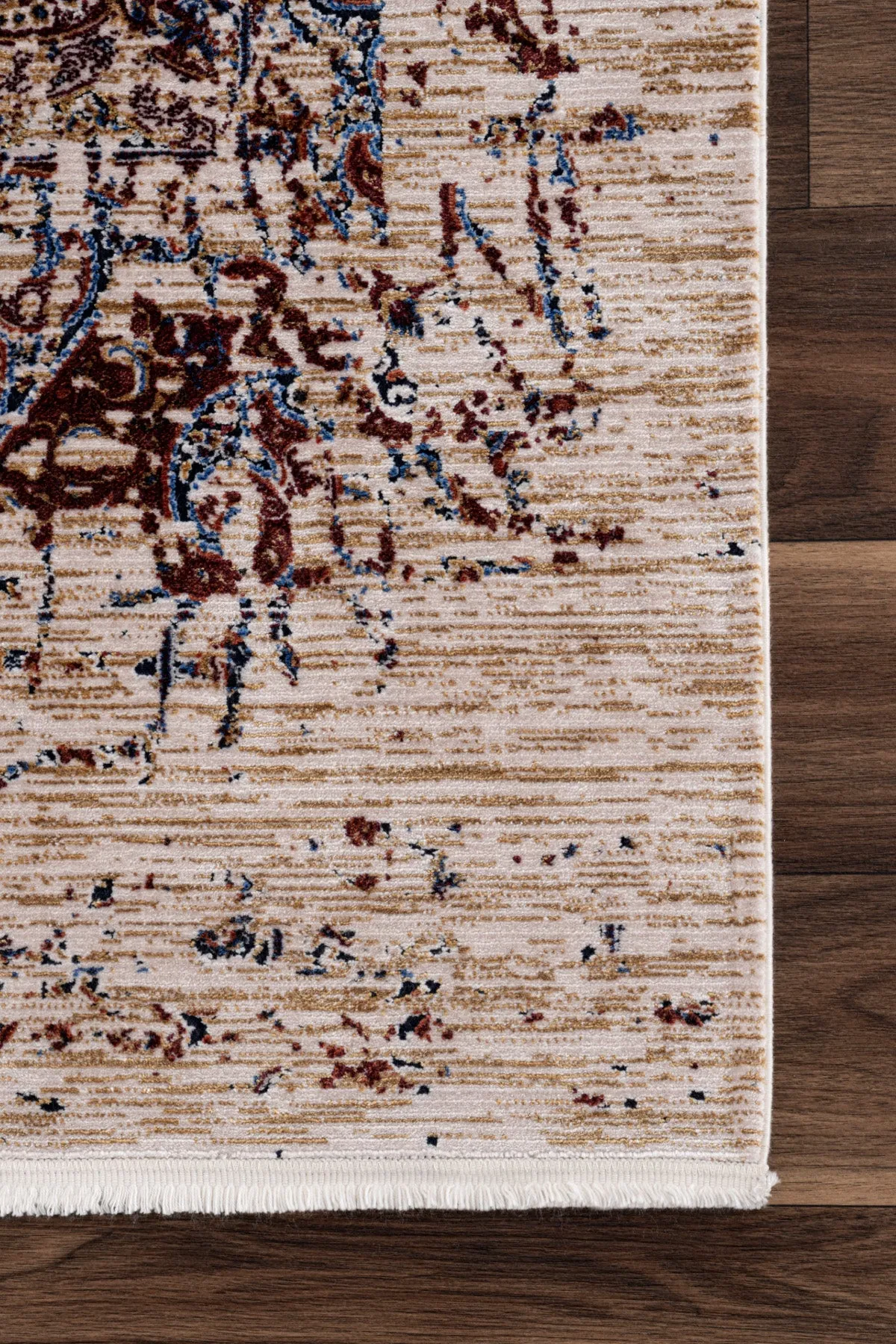 Teppich mit traditionellen Motiven